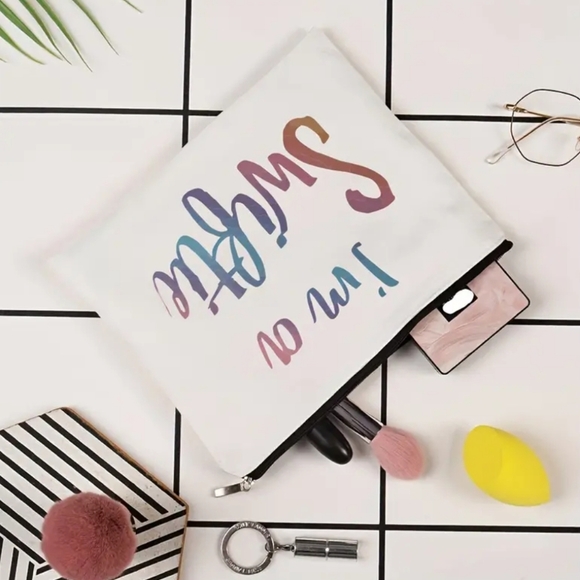 Taylor Swift canvas Makeup Bag - Picture 2 of 5